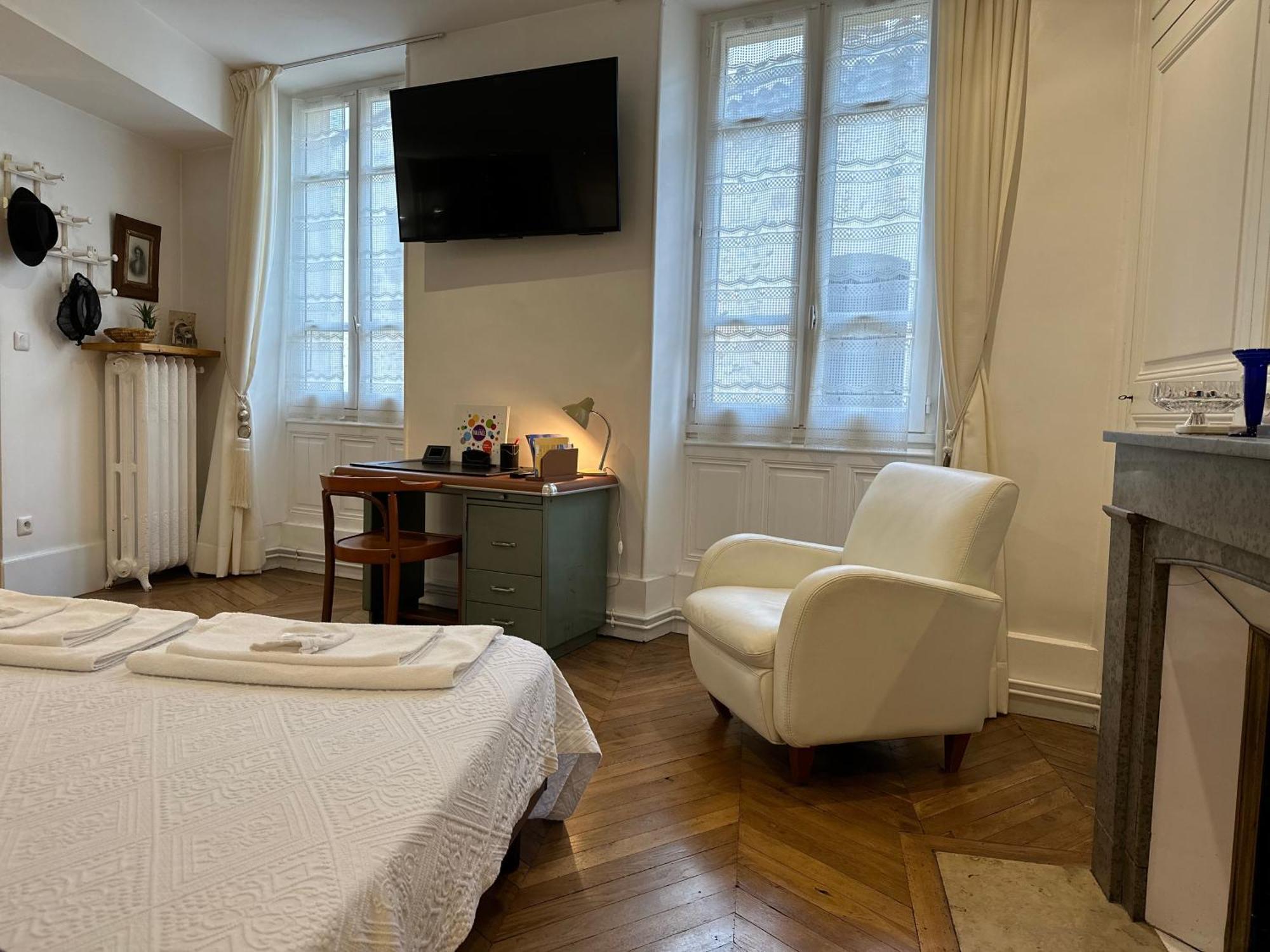 Chambre De Charme Au Coeur Du Vieux Valence - Confort & Calme Exteriör bild