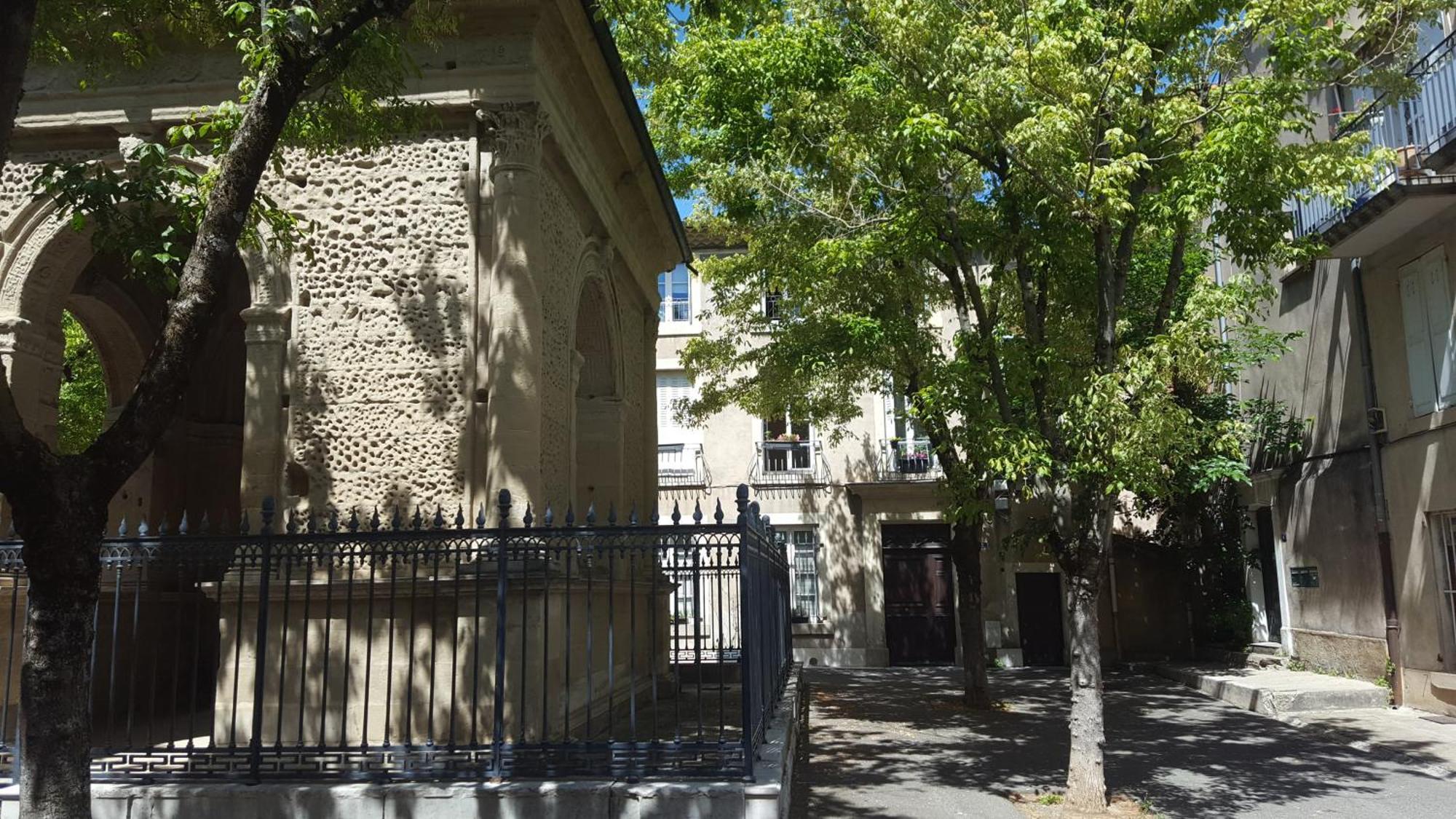 Chambre De Charme Au Coeur Du Vieux Valence - Confort & Calme Exteriör bild